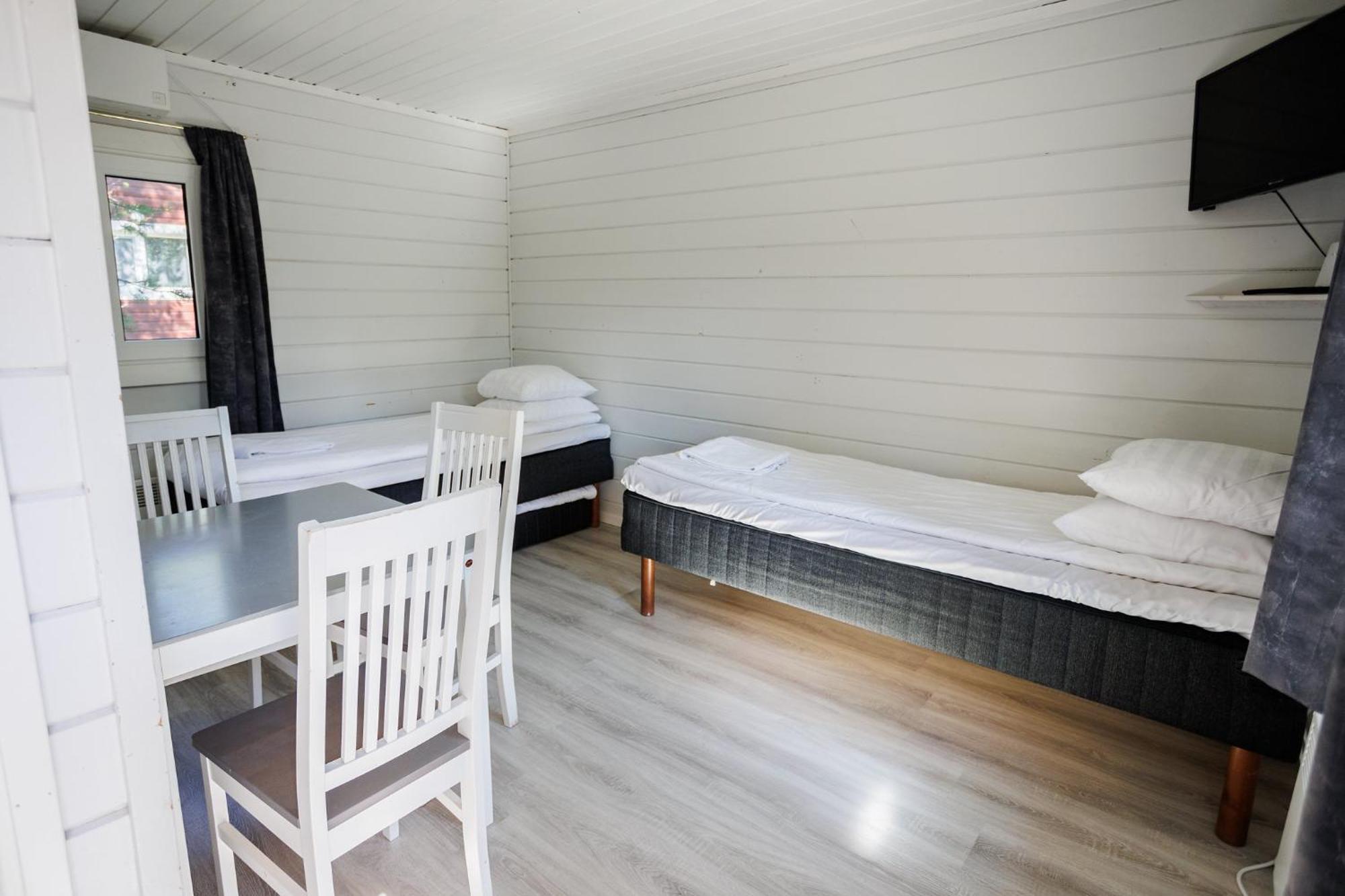 Crow Creek Cabins 伊纳利 外观 照片